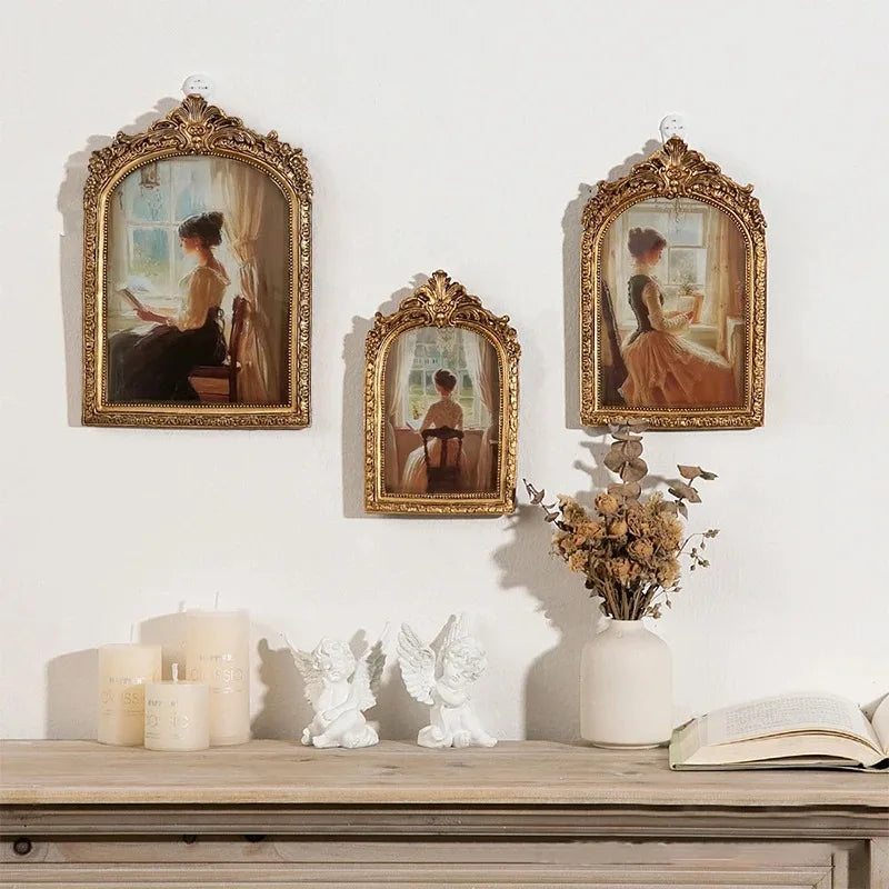 Vintage Gold Arched Picture Frame