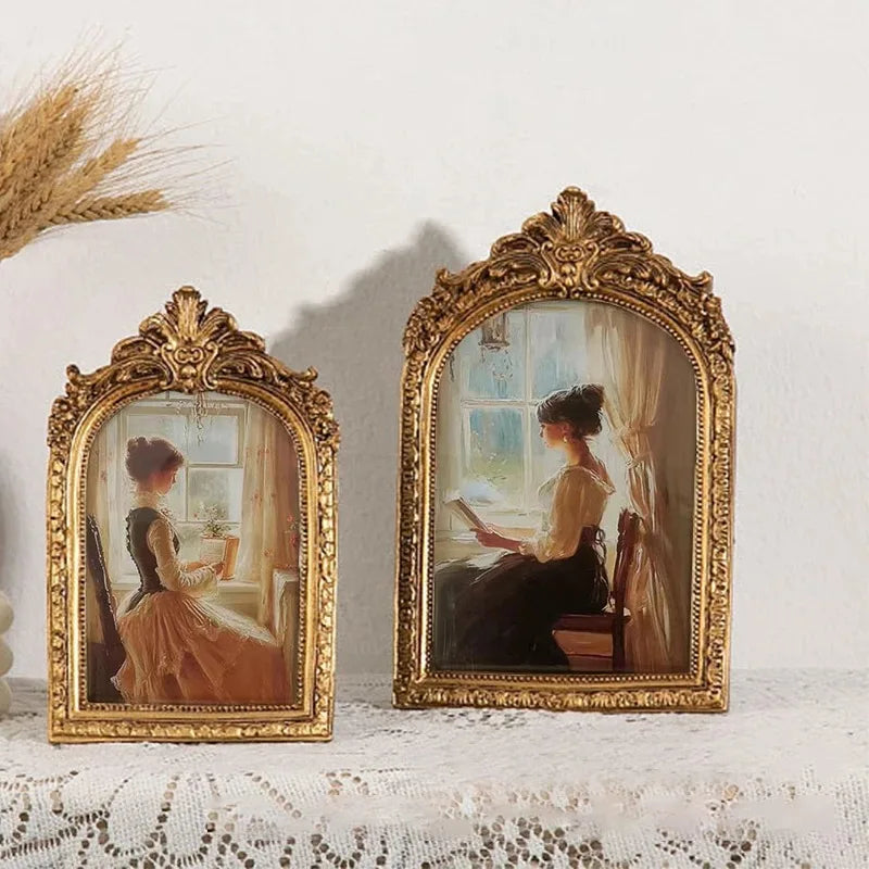Vintage Gold Arched Picture Frame